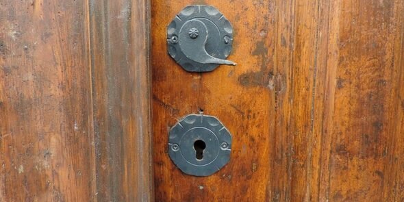 Como abrir una cerradura antigua